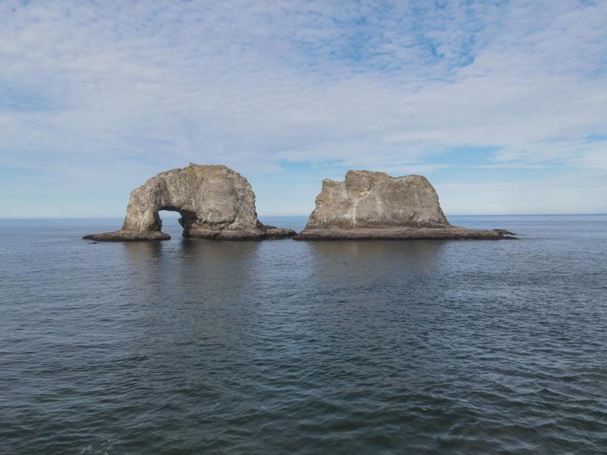 Rockaway Beach Vibes,Waterfront Oceanfront Rockaway Beach House Near Downtown,Wifi, Washer Dryer Bagian luar foto