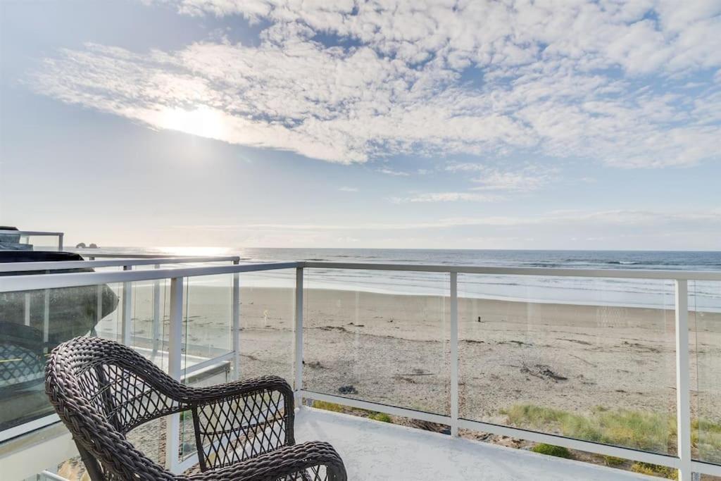Rockaway Beach Vibes,Waterfront Oceanfront Rockaway Beach House Near Downtown,Wifi, Washer Dryer Bagian luar foto
