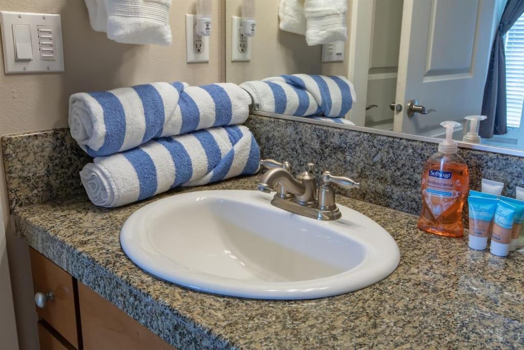 Rockaway Beach Vibes,Waterfront Oceanfront Rockaway Beach House Near Downtown,Wifi, Washer Dryer Bagian luar foto