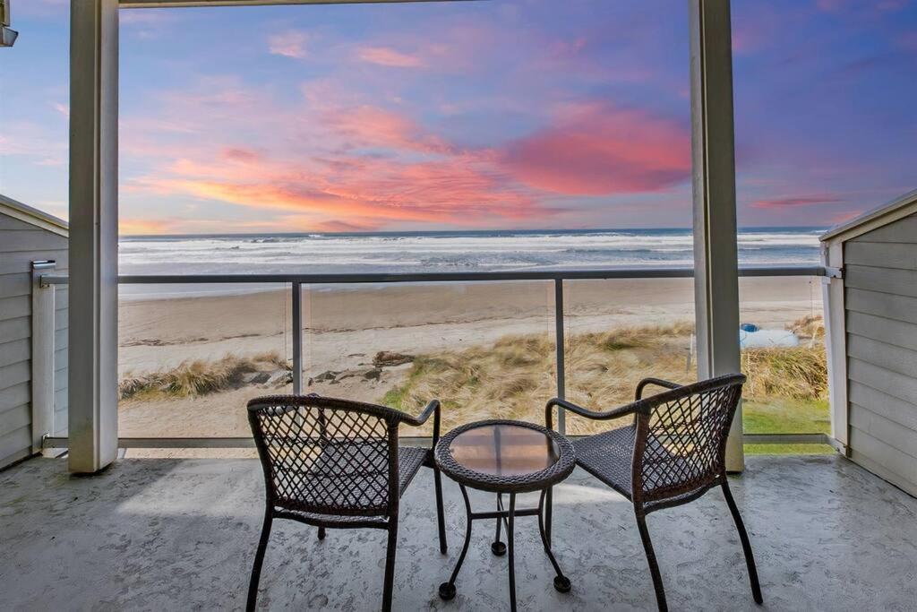 Rockaway Beach Vibes,Waterfront Oceanfront Rockaway Beach House Near Downtown,Wifi, Washer Dryer Bagian luar foto